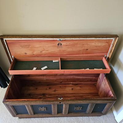 Lane Mediterranean Style Cedar Chest