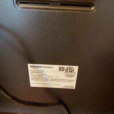 Amazon Basics Paper Shredder