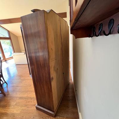 Thomasville China Cabinet W/Light