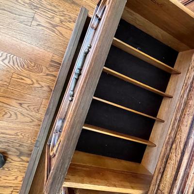 Thomasville China Cabinet W/Light