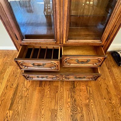 Thomasville China Cabinet W/Light