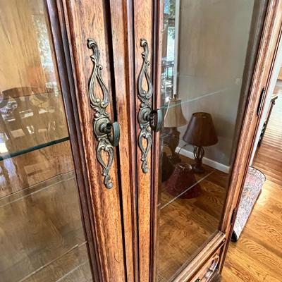 Thomasville China Cabinet W/Light