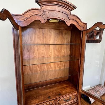 Thomasville China Cabinet W/Light
