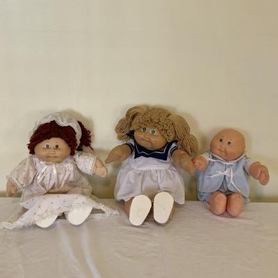 Collection of Cabbage Patch Kids W/ Xavier Robert’s Signatures (BB2-SF)