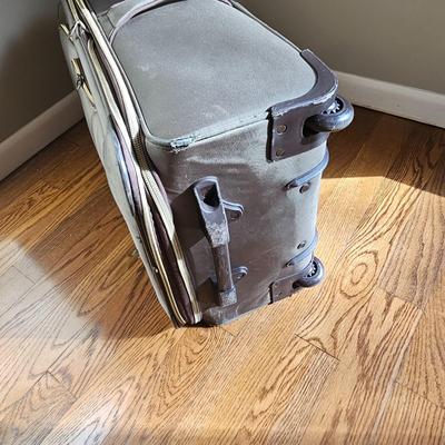 London Fog, Jump & Delsey Brand Luggage