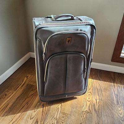 London Fog, Jump & Delsey Brand Luggage