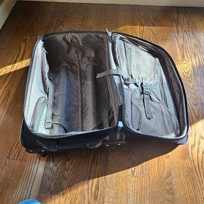 London Fog, Jump & Delsey Brand Luggage