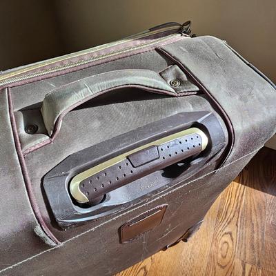 London Fog, Jump & Delsey Brand Luggage