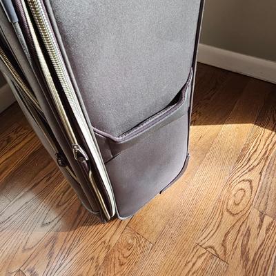 London Fog, Jump & Delsey Brand Luggage