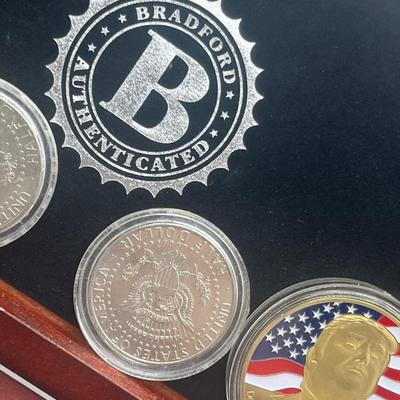 LOT 59: President Trump Commemorative Coins