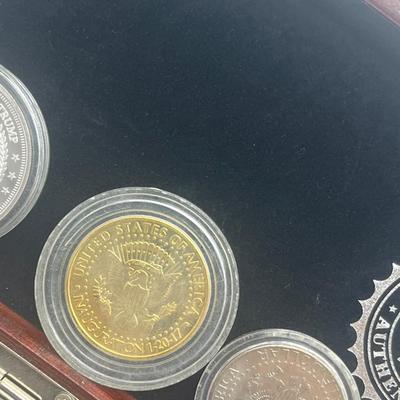 LOT 59: President Trump Commemorative Coins