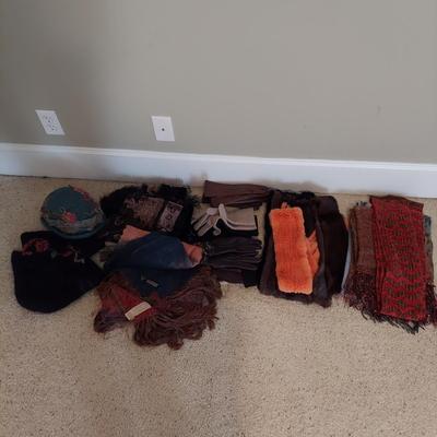 Coach Gloves, Fur Scarves & More Women's Accessories (BB1-BBL)