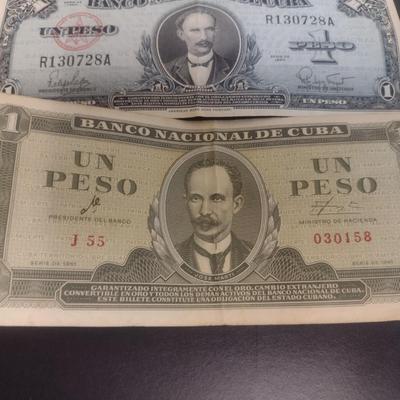 Pair of Cuban National Paper Currency One Peso Bills 1960, 1961 Circulated Condition (148)
