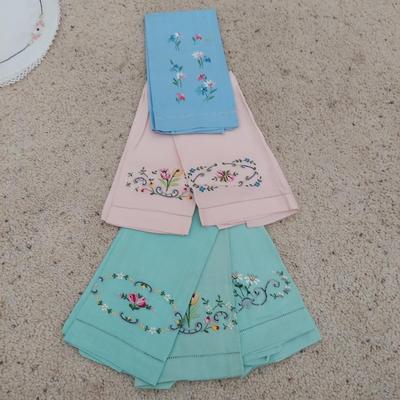 Vintage Crochet Table Linens (BD-BBL)