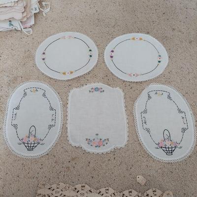 Vintage Crochet Table Linens (BD-BBL)