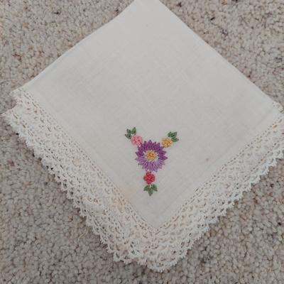 Vintage Crochet Table Linens (BD-BBL)