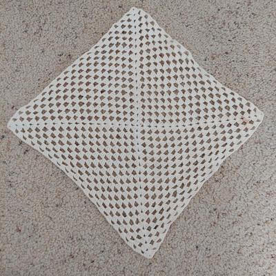 Vintage Crochet Table Linens (BD-BBL)