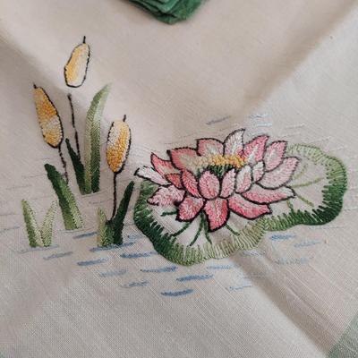 Vintage Crochet Table Linens (BD-BBL)