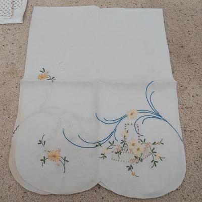 Vintage Crochet Table Linens (BD-BBL)