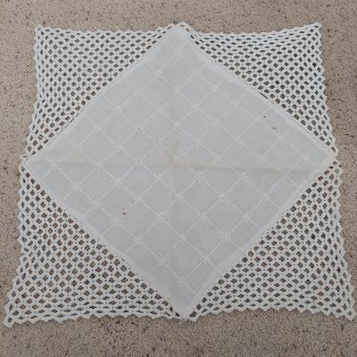 Vintage Crochet Table Linens (BD-BBL)