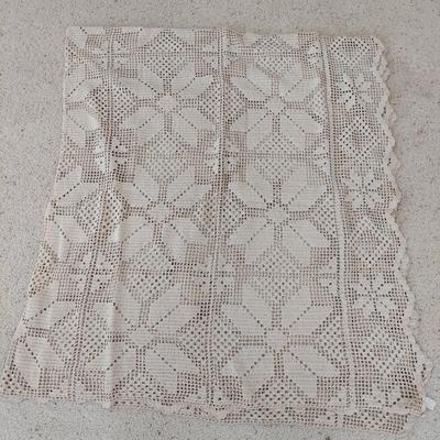 Vintage Crochet Table Linens (BD-BBL)