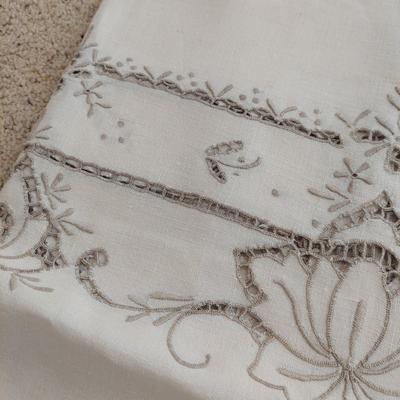 Vintage Crochet Table Linens (BD-BBL)