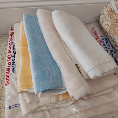 Vintage Crochet Table Linens (BD-BBL)