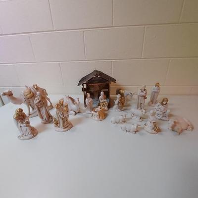Vintage Holland Mold Nativity Set (-BBL)