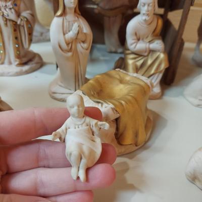 Vintage Holland Mold Nativity Set (-BBL)