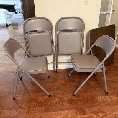 Samsonite Card Table with Four Cushioned Folding Chairs