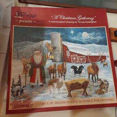 Signed & Numbered Print “Come All Ye Faithful” by Linda Kotila w/ More Holiday Decor (WS-BBL)