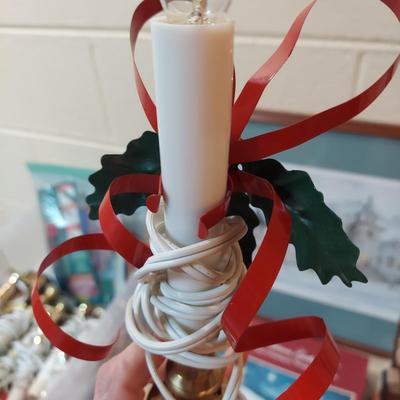 Signed & Numbered Print “Come All Ye Faithful” by Linda Kotila w/ More Holiday Decor (WS-BBL)