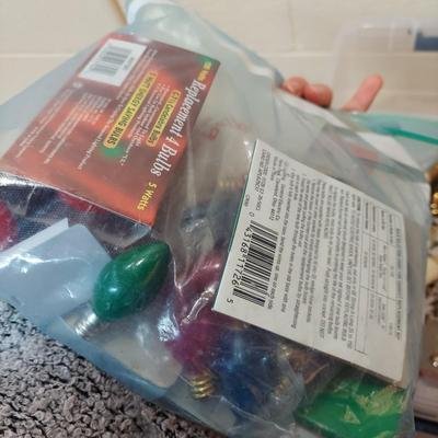 Signed & Numbered Print “Come All Ye Faithful” by Linda Kotila w/ More Holiday Decor (WS-BBL)