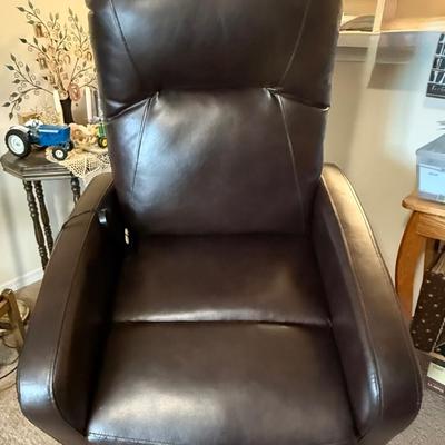 Sale Photo Thumbnail #22: Sits so nice, very clean, used very little