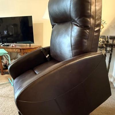 Sale Photo Thumbnail #20: Sits so nice, very clean, used very little