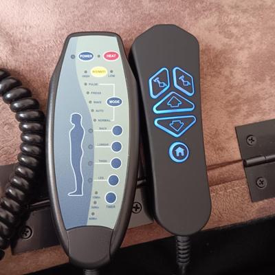 BEAUTIFUL LIKE NEW FULL BODY MASSAGING-HEATED-POWER LIFT ELECTRIC RECLINER