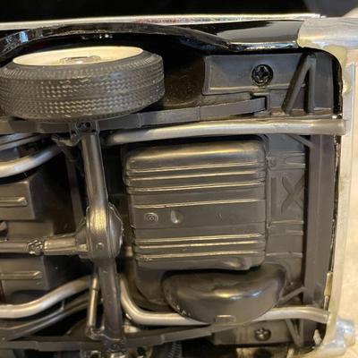 '57 CHEVROLET BEL AIR CONVERTIBLE DIE-CAST MODEL