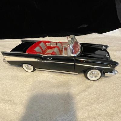 '57 CHEVROLET BEL AIR CONVERTIBLE DIE-CAST MODEL