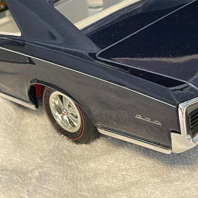 '66 PONTIAC GTO DIE-CAST MODEL
