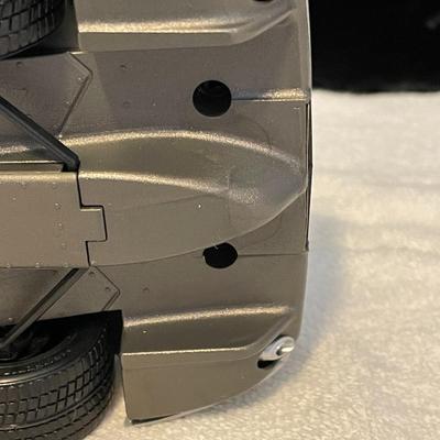 JAGUAR XJ220 DIE-CAST MODEL CAR