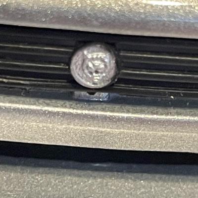 JAGUAR XJ220 DIE-CAST MODEL CAR