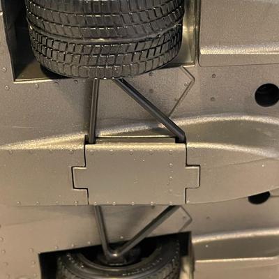 JAGUAR XJ220 DIE-CAST MODEL CAR