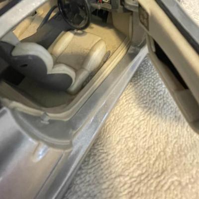 JAGUAR XJ220 DIE-CAST MODEL CAR