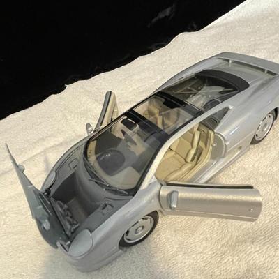JAGUAR XJ220 DIE-CAST MODEL CAR