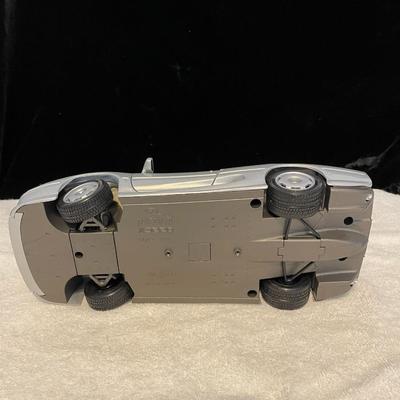 JAGUAR XJ220 DIE-CAST MODEL CAR