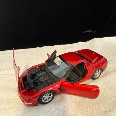 HOT WHEELS SERIES '97 CHEVROLET CORVETTE DIE-CAST MODEL
