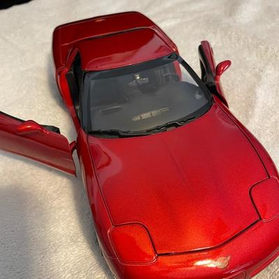 HOT WHEELS SERIES '97 CHEVROLET CORVETTE DIE-CAST MODEL