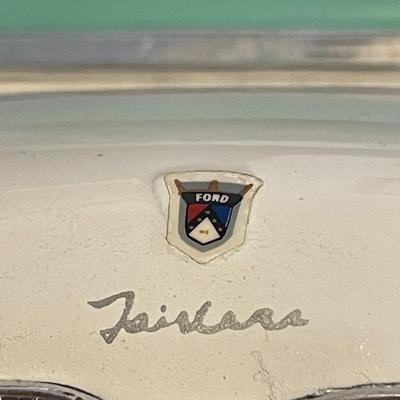 '55 FORD FAIRLANE CROWN VICTORIA DIE-CAST MODEL CAR