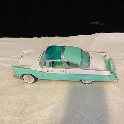 '55 FORD FAIRLANE CROWN VICTORIA DIE-CAST MODEL CAR