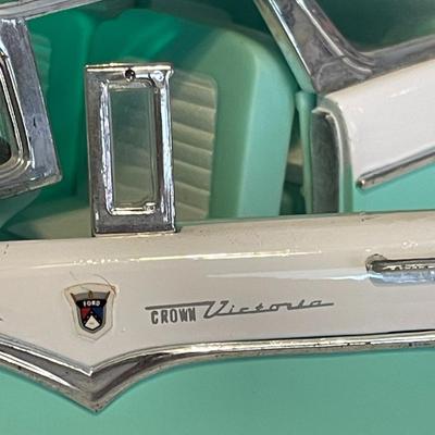 '55 FORD FAIRLANE CROWN VICTORIA DIE-CAST MODEL CAR